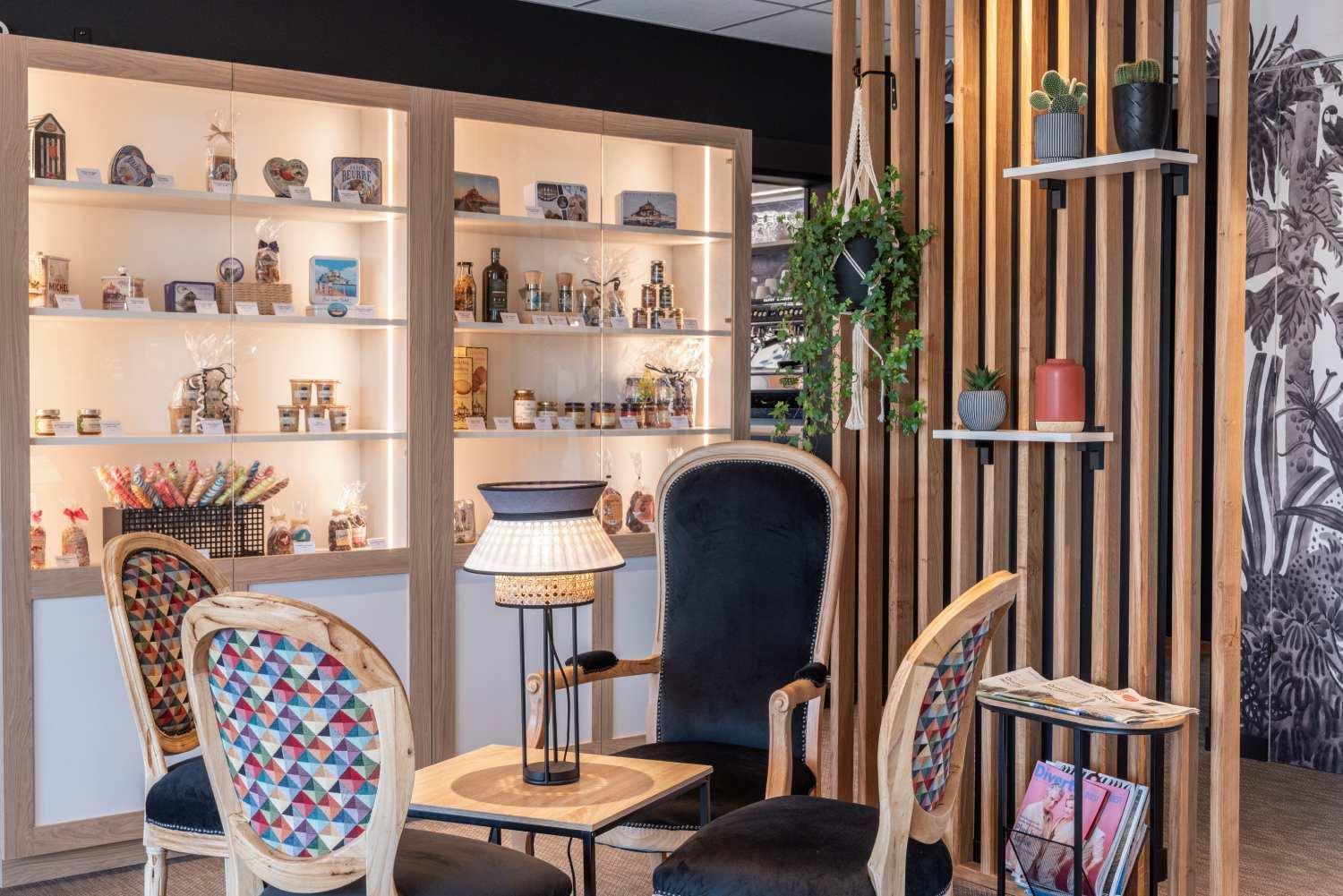 Boutique souvenirs | Hôtel-Restaurant Les Treize Assiettes